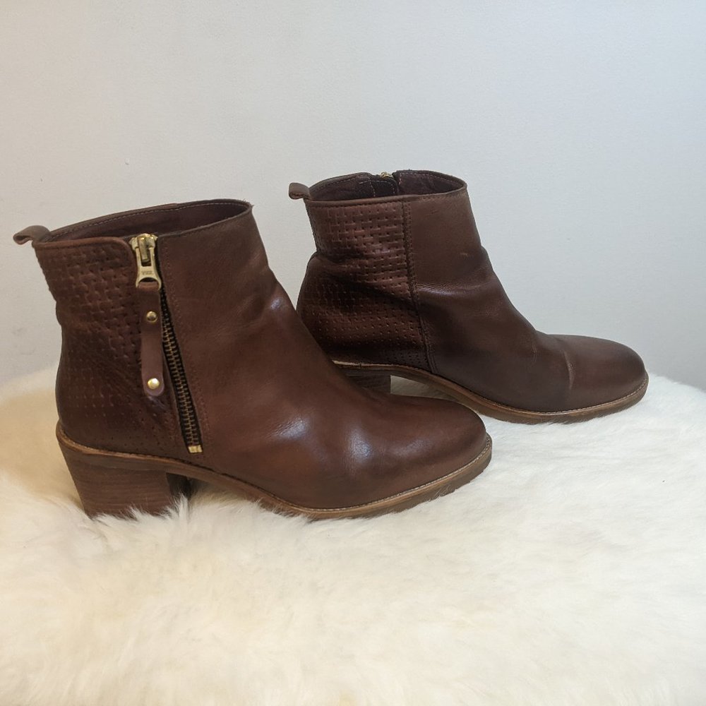Roots ankle boots from Norway!